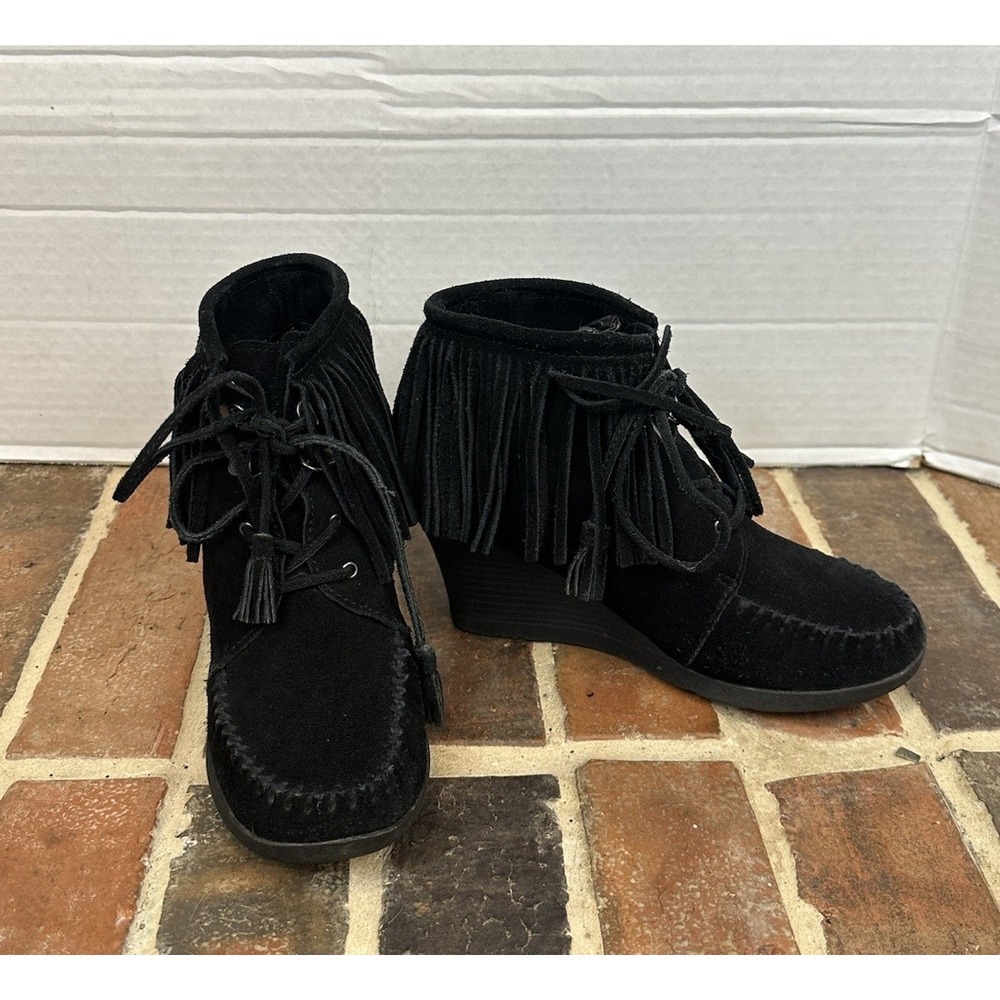 Minnetonka Black Suede Wedge Heel Bootie Lace Up Fringe Moccasin Women's 7.5